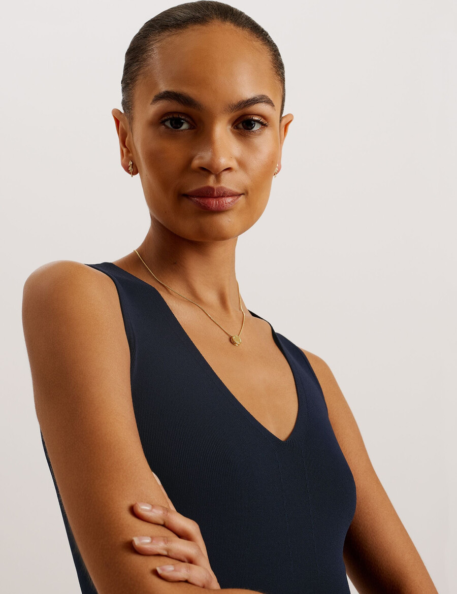 josiiy - vネック スリムフィット ノースリーブ ニットトップ